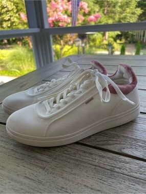 Vivaia V Prime White & Pink Knit Casual Sneakers Womens Size 6.5 US 37 EU